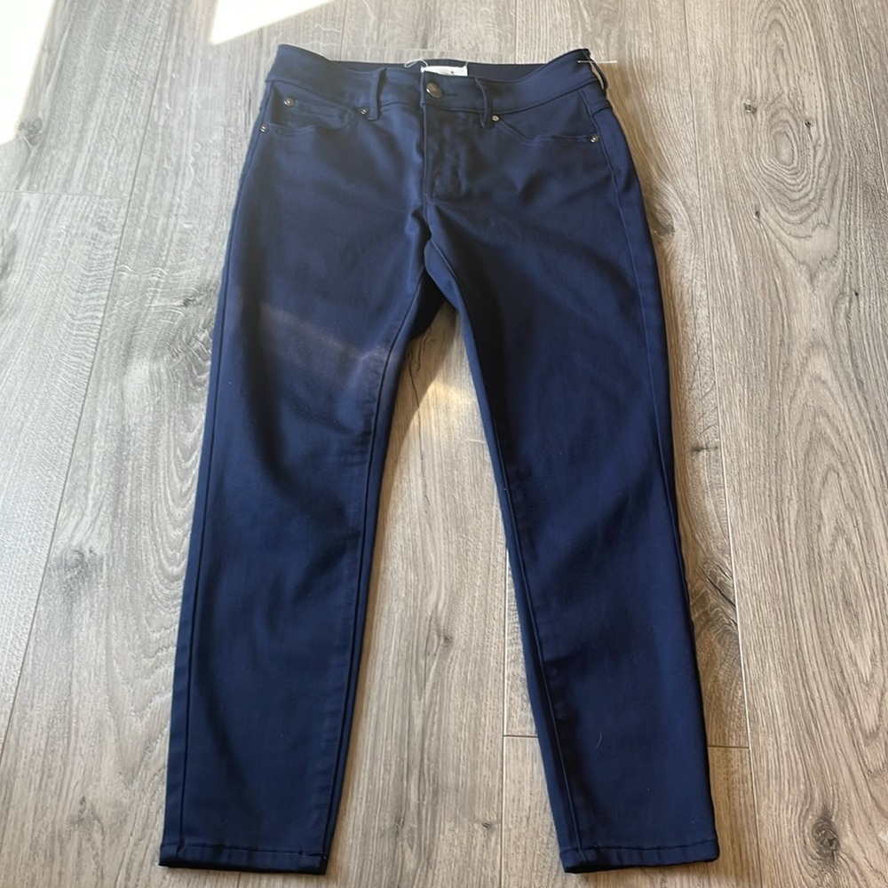 Bootlegger Blue Curvy skinny Ankle pant .